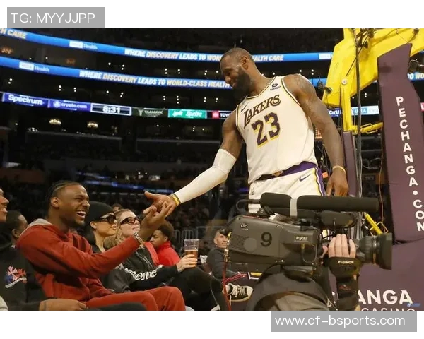 詹姆斯团队呼吁湖人谨慎安排出场时间他将缺席季前赛首战 詹姆斯团队呼吁湖人谨慎安排出场时间他将缺席季前赛首战