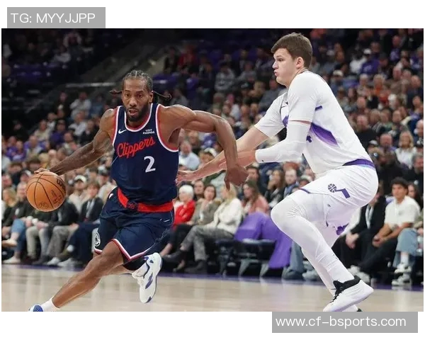 快船队启程前往盐湖城开启新赛季首场客场挑战众将士齐聚登机照曝光 快船队启程前往盐湖城开启新赛季首场客场挑战众将士齐聚登机照曝光